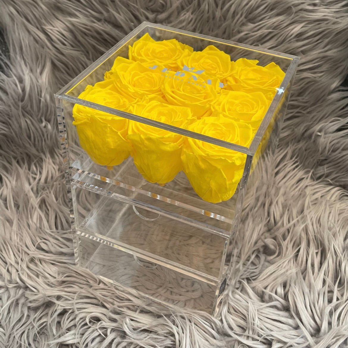 The Clarity Nine vanity box - 9 Infinity Roses - Jednay Ltd